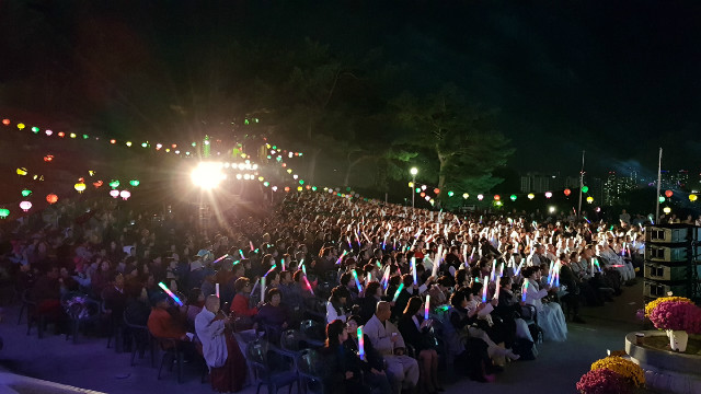 2018 산사음악회청중 3 =1200.jpg